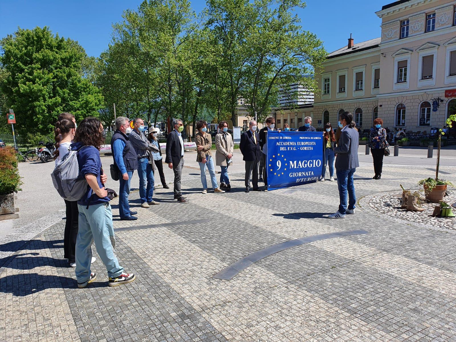 Gorizia ricorda l'Europa nella piazza divisa: «Parta da qui il futuro dell'Unione»